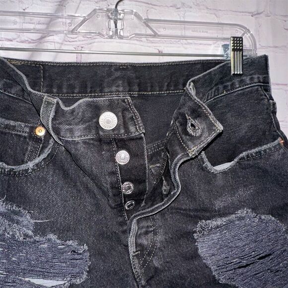 Levi's Women's 501 Distressed Denim Shorts Black Size 28 Biker Style - Picture 2 of 7